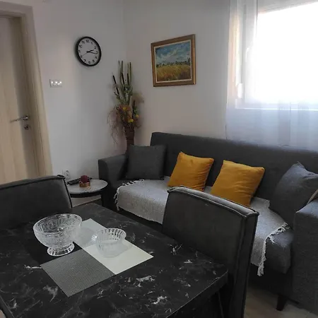 Andrea Airport Apartment Belgrade